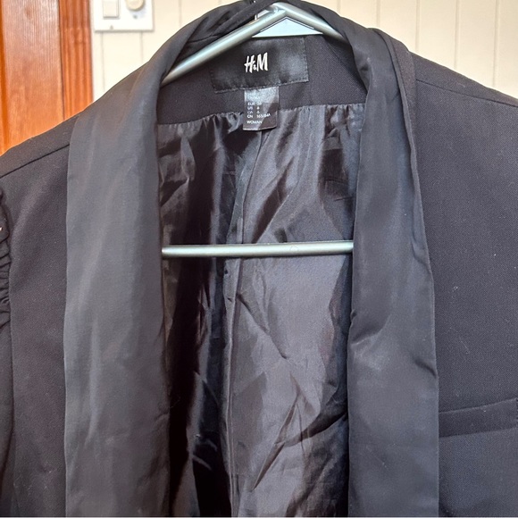 Black Pouf sleeve black blazer- size 6 - Picture 5 of 6